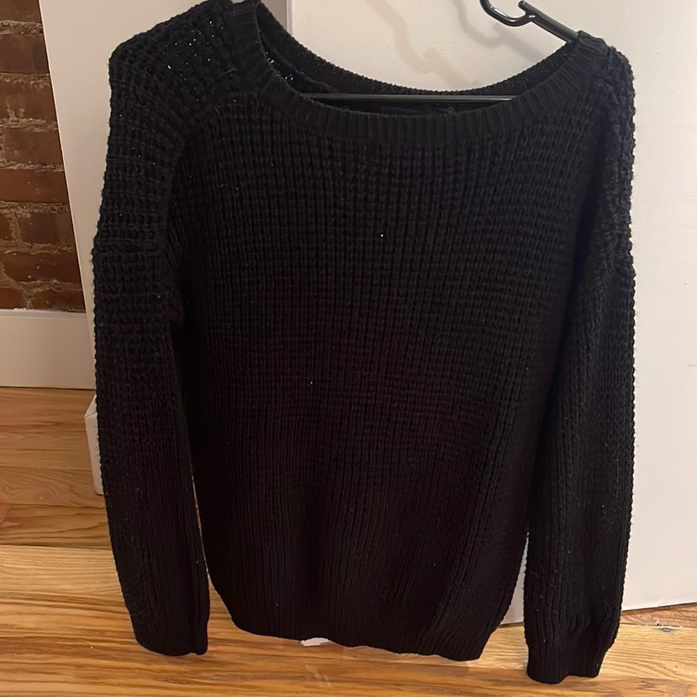 Oversized black knitted sweater